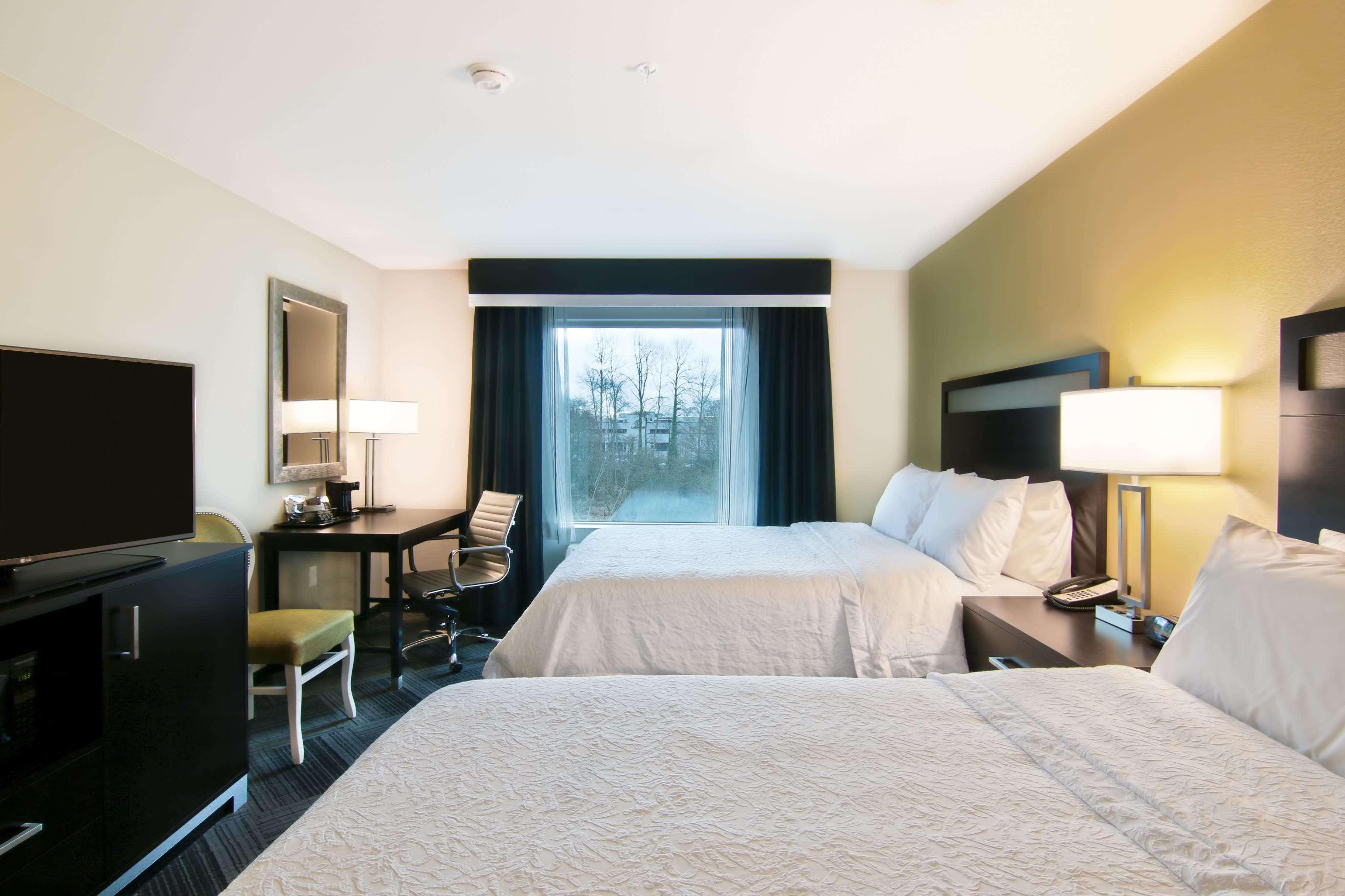 Hampton Inn & Suites Bellevue Downtown/Seattle Exterior foto